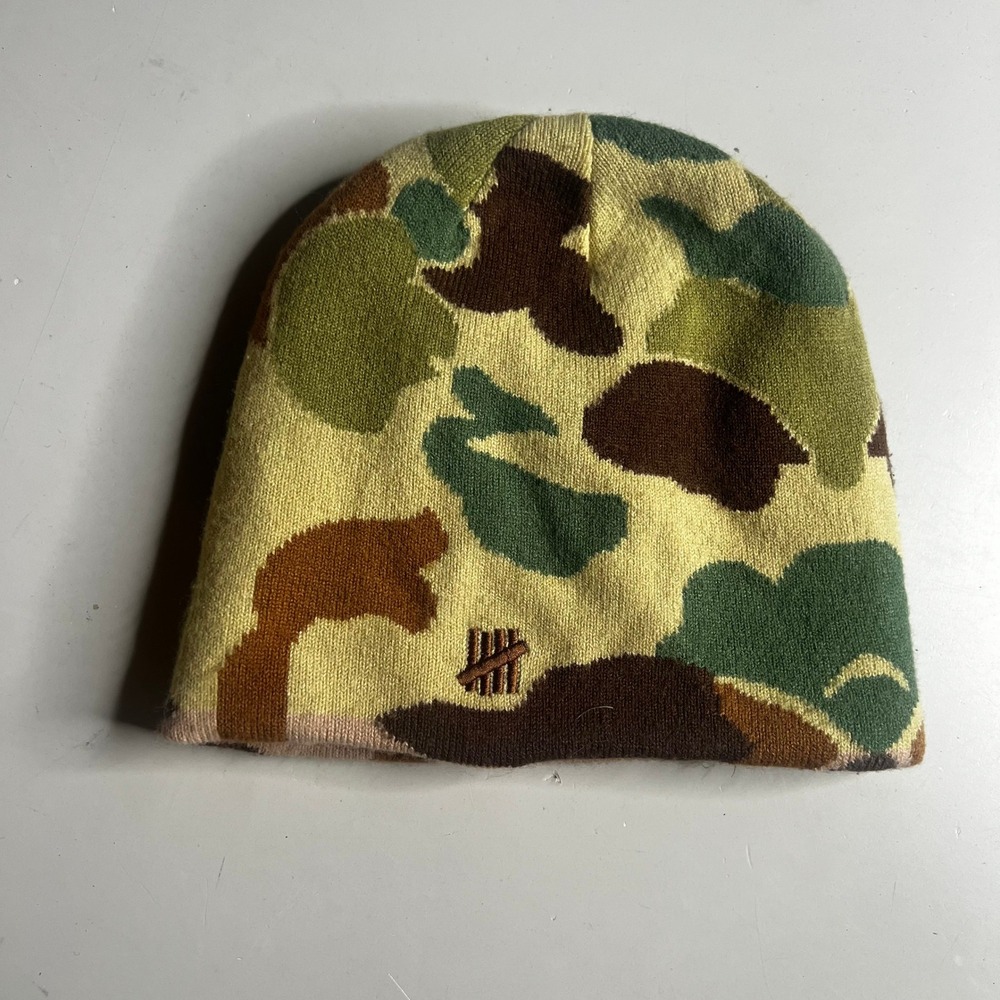 Undefeated Reversible Camo Beanie Hat Green Brown Desert Camo 5-Strike Logo